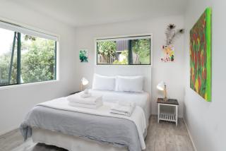 Miro Magic - Stay Waiheke - Palm Beach - 3