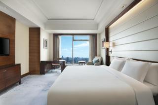 Crowne Plaza Nanchang Riverside by IHG - 2