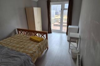 Swansea City Centre Townhouse - 2