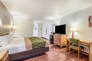 Econo Lodge Truman Inn - 1