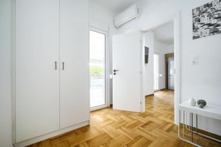 Majestic Flat with Huge Terrace in the City Center - Athen - 2