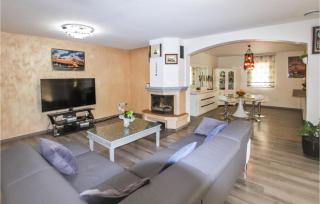 4 Bedroom Amazing Home In Les Angles - Les Angles Gard - 9