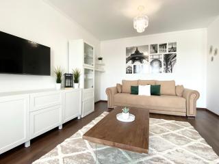 Stylish Retreat With a View in Coresi-Qualis - 4