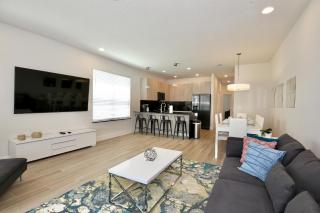 Great 4 Bedroom Townhouse In Hidden Forest, With Private Pool! - Orlando - 1