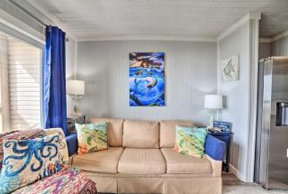 Oceanfront Corpus Christi Escape with Community Pool - Corpus Christi - 6