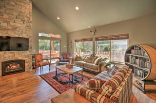 Rustic Cabin Near Mt Rainier Fire Pit and BBQ! - Packwood - 7
