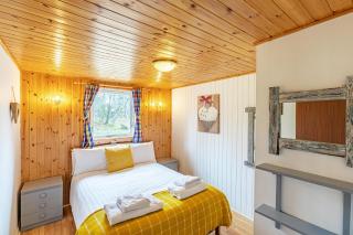 Heather Lodge 17 with Hot Tub - Belladrum - 7