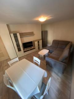 VINTAGE Top Centre - 0