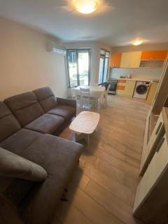 VINTAGE Top Centre - 2