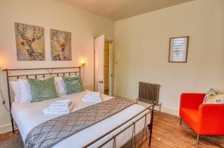 4 Bedroom House in central Bath with Garden & Free Private Parking - Bath - 9