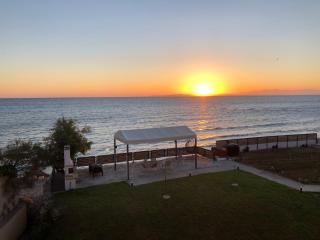 Venetico Beachfront Apartments & Suites - Sea View Studio - Argasi - 3