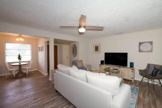 Pool Home - Close to beaches, food, downtown! - 8