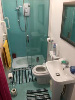 BARBIE HOUSE ,OPPOSITE The BEACH & PAIGNTON PIER , 2 Bedroom APARTMENT with Private Car space & Garden , Free Access next Door to the Stunning BALLET & MAKE UP SCHOOL & a Beautiful LADYS BEAUTY SALON - Paignton - 1