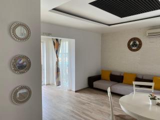Sunny Deluxe Apartment Cosmopolis - Ştefăneştii de Jos - 9