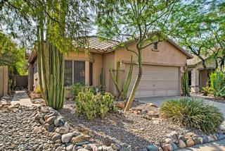 Shop, Hike and Unwind Anthem Gem with Fire Pit and Yard - 9