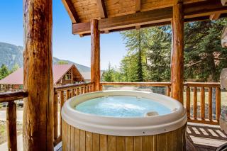 Log Cabin Luxury - Snoqualmie Pass - 9