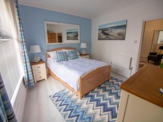 North Bay Holiday Apartment with Internet, Smart TV's and Patio Area - 9
