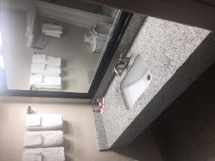 Super 8 by Wyndham Lake City - 1