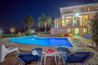 Exceptional Large Villa, Private Heated Pool, Complete Privacy, Prime Location - Peyia - 7