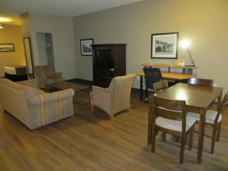Quality Inn & Suites - Saskatoon - 1