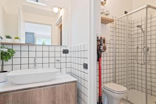 GuestHost - Lake Como Studio with Balcony & Parking! - 2