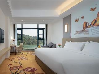 Vienna Hotels(JingHong BinJiang JunJuan) - 5