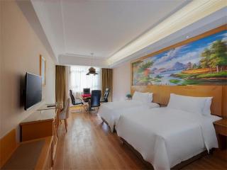 Vienna Hotel Huiyang Sanhe Square - Huizhou - 1