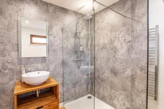 Thistle Lodge 19 with Hot Tub - 3