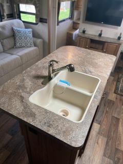 Cozy Camper - Free Parking - 3