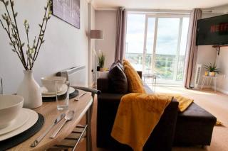 ⭑ Staywelcome- Stylish Apartment Near Heathrow, Skyline Views ⭑ - Feltham - 8