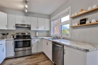 CHARMING 1 Bdrm plus loft with VIEWS managed by Little Sister Getaways - Canmore - 5