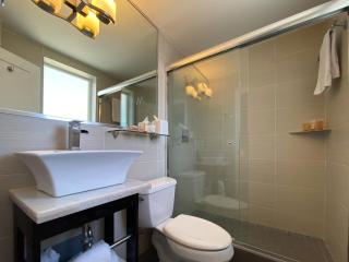 Marseilles Beachfront Hotel - 9