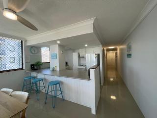 Aries Holiday Apartments - Gold Coast - 3