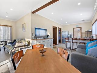 Quota Cabin - Narooma - 6