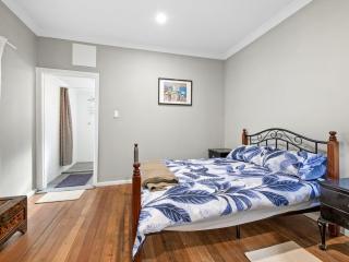 Salty Sea Cottage - 2