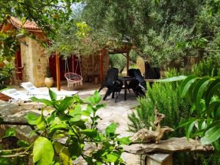 Dreamy Stone House - Pesádha - 1
