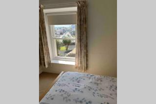 2 Bedroom Central Apartment with Private Parking (Shared Kitchen) Portrush - Portrush - 4