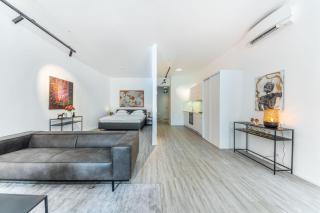 Smile Apartments Art Collection Stein - 1