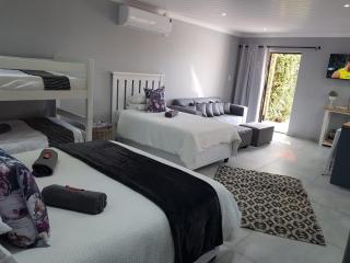 Akkerhuis Deluxe Family Room - Bloemfontein - 4