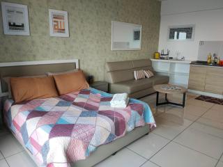 NinsHomestay Kompleks Evo Bangi -pool under maintenanced- - 2