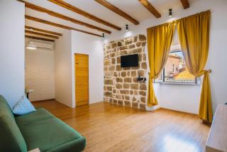 ART DECO CATHEDRAL APARTMENTS by DuHomes - Dubrovnik - 0