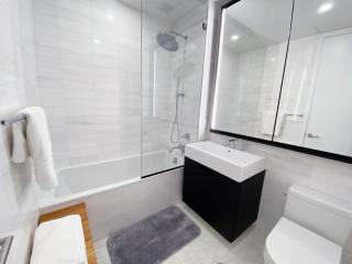 Private Garden Residence in Luxury Condominium - 1