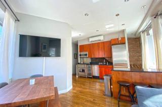 Beautiful 3 Bdrm 2 Bath Private Luxury Townhouse! - 4
