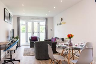 Hatfield Gem - 1 Bed with Parking near Uni, Business Park & City Center, Big savings on Longer Stays - 5