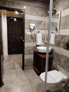 KAMNA HILL RESORT a Boutique cottages - 1