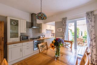 15 Brownlow Street - 7