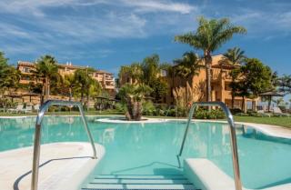 Luxury apartment in Benahavis with amazing views - Estepona - 8