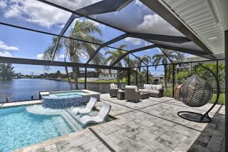 Canal-Front Cape Coral Home Pool and Patio - Cape Coral - 0