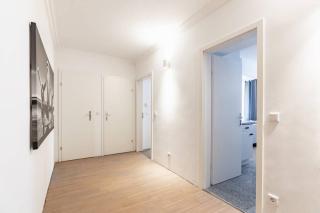 Chic One-Bedroom Apartment with King-Size Bed, Nestled in Vienna's Vibrant Heart - 3