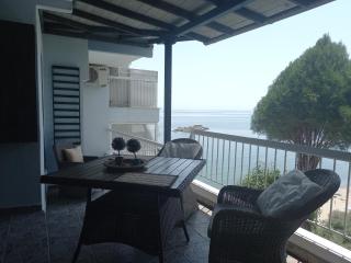 Balcony By The Sea - PalaiónTsiflíkion - 2